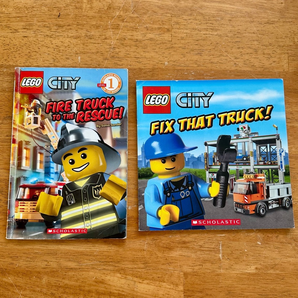 Lego City Books (2) - Fire Truck to the Rescue (Level 1) and Fix That Truck